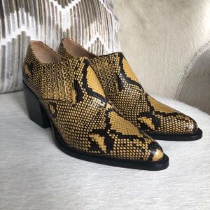 New Chloé Rylee Snakeskin Python Ankle Boots 9